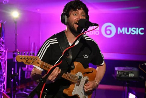 克里斯·薩頓的英超聯(lián)賽預(yù)測嘉賓主持人菲利克斯·懷