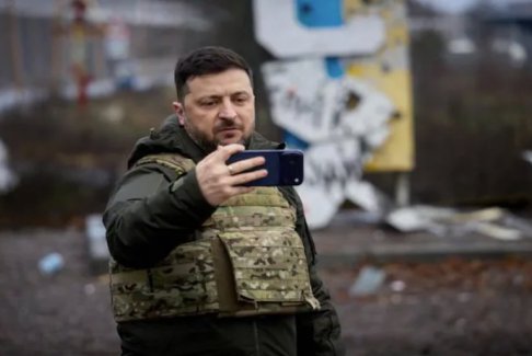 澤連斯基在庫皮揚斯克自拍