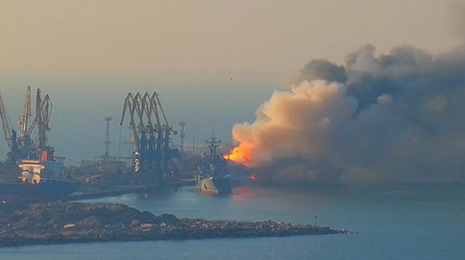 他們說，這些船只是在俄羅斯卡爾梅克共和國沿海地區(qū)遭到襲擊的。