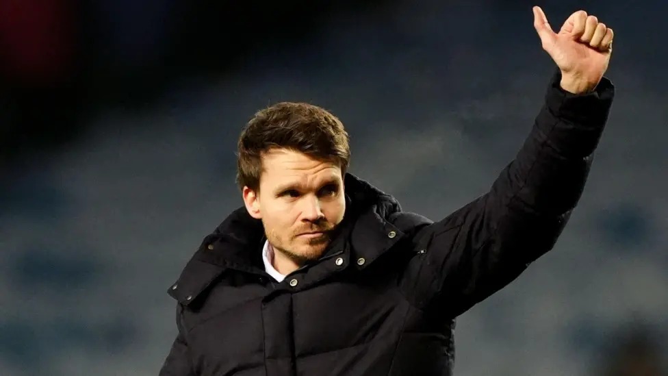 流浪者隊(duì)主教練丹尼&middot;羅爾慶祝勝利