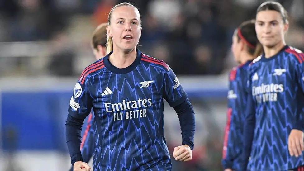 貝絲&middot;米德在本賽季女子歐冠聯(lián)賽中為阿森納攻入了她的第三粒進(jìn)球