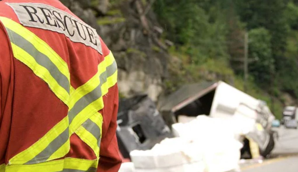 印尼一輛客車失控撞車，造成16人死亡，18人受傷