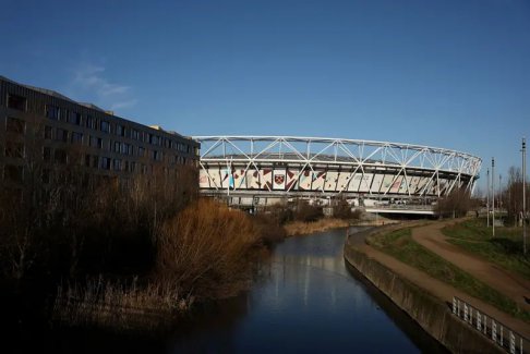 英超聯(lián)賽西漢姆聯(lián)對(duì)陣桑德蘭的比賽將開(kāi)球