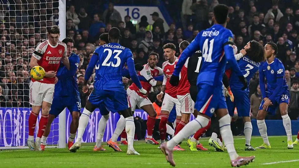 VAR判定維克托&middot;吉約克雷斯的越位對(duì)馬克&middot;吉烏沒有影響，因?yàn)楸?middot;懷特打進(jìn)了阿森納的首粒進(jìn)球。