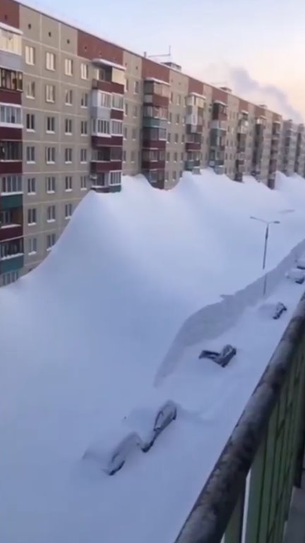 俄羅斯堪察加半島積雪厚度達到二層樓高