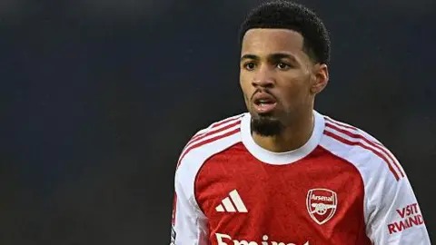 本賽季伊桑&middot;恩瓦內(nèi)里已代表阿森納在各項賽事中出場12次