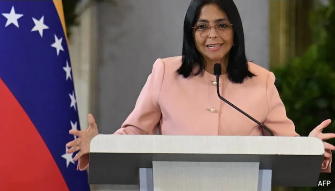 自美國軍方強(qiáng)擄古拉斯&middot;馬杜羅后，羅德里格斯擔(dān)任委內(nèi)瑞拉的代理總統(tǒng)。