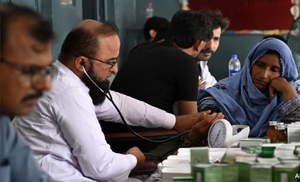 對(duì)于貧困社區(qū)而言，無(wú)證診所有時(shí)是唯一的醫(yī)療服務(wù)來(lái)源