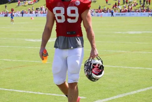 克里斯·薩頓的英超聯(lián)賽預(yù)測(cè)VS嘉賓角斗士明星阿波羅