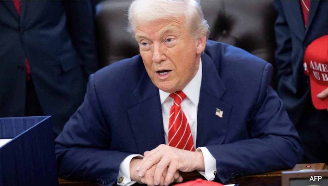 唐納德&middot;特朗普曾試圖以自己的名字命名機(jī)場(chǎng)和火車站