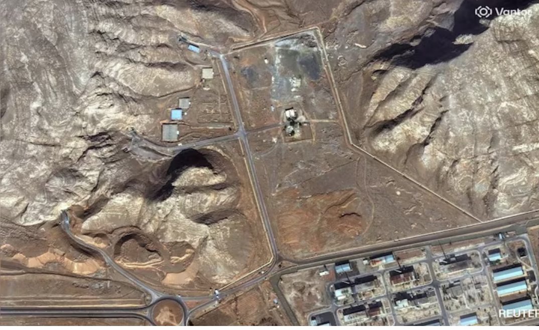 11月11日，衛(wèi)星圖像顯示伊斯法罕核設(shè)施存在未掩埋的隧道入口。