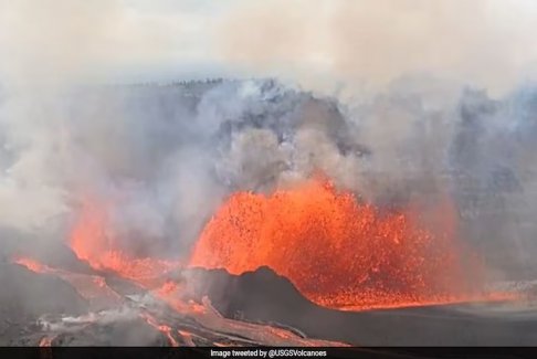 夏威夷基拉韋厄火山爆發(fā) 噴射出300多米高的熔巖