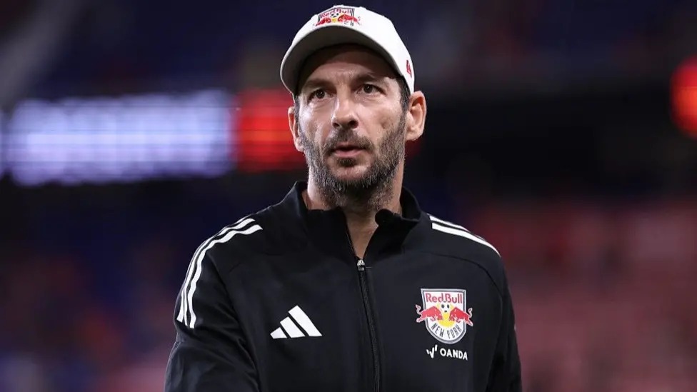 桑德羅&middot;施瓦茨于12月離開紐約紅牛隊