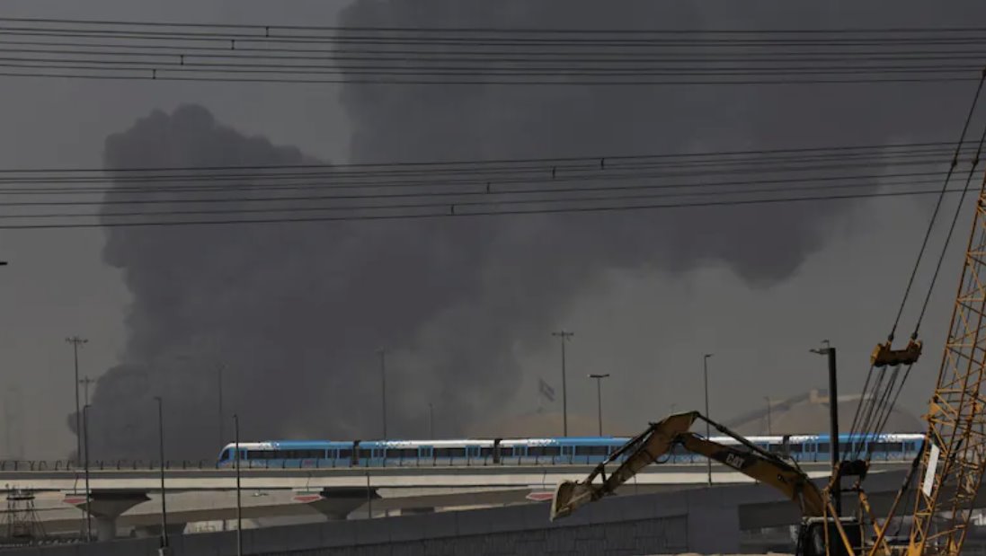 黃金通常通過客機(jī)的貨艙運(yùn)輸