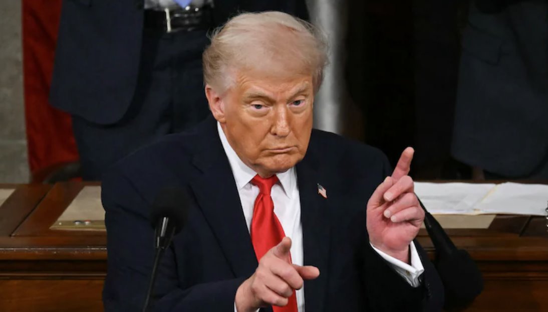 美國總統(tǒng)唐納德&middot;特朗普周二警告伊朗不要在霍爾木茲海峽布雷