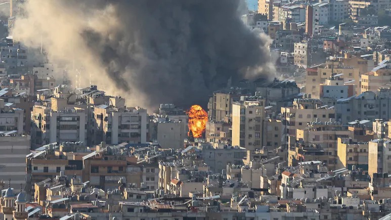 戰(zhàn)爭(zhēng)迫使數(shù)千伊朗民眾撤離城市，尋求其他安全途徑。