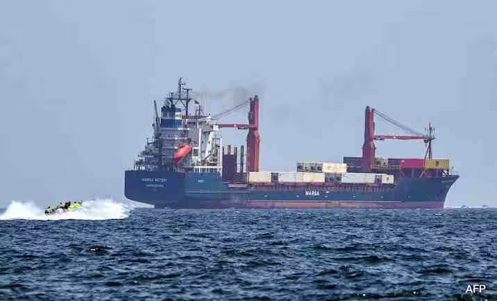 伊朗稱，如果美國襲擊其核電站，伊朗將完全封鎖霍爾木茲海峽。