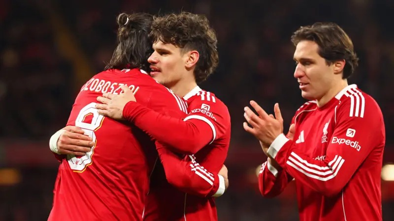 多米尼克&middot;索博斯萊、米洛斯&middot;科爾克茲和費(fèi)德里科&middot;基耶薩